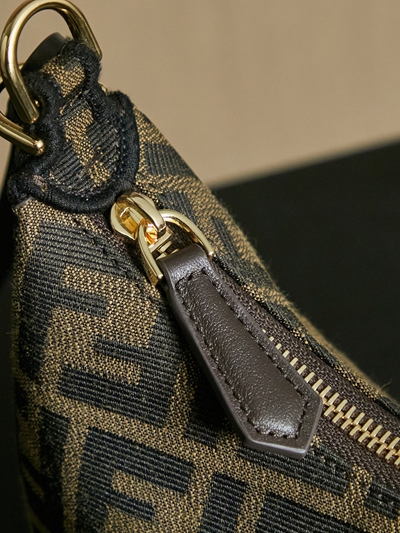 フェンディバッグ素材ディテール